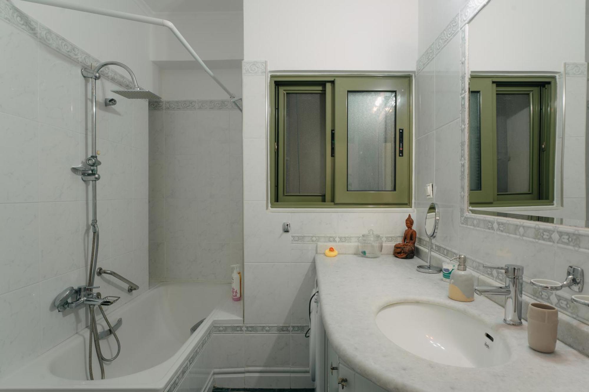 Lazarus 2Bd Apartment In The Center Patras Dış mekan fotoğraf